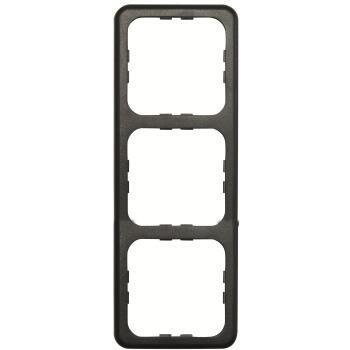 Encadrement triple pour prises électrique