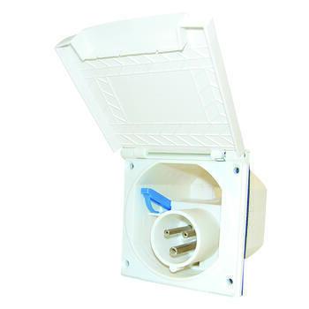 Prise, socle, normes CEE P17 pour camping-car