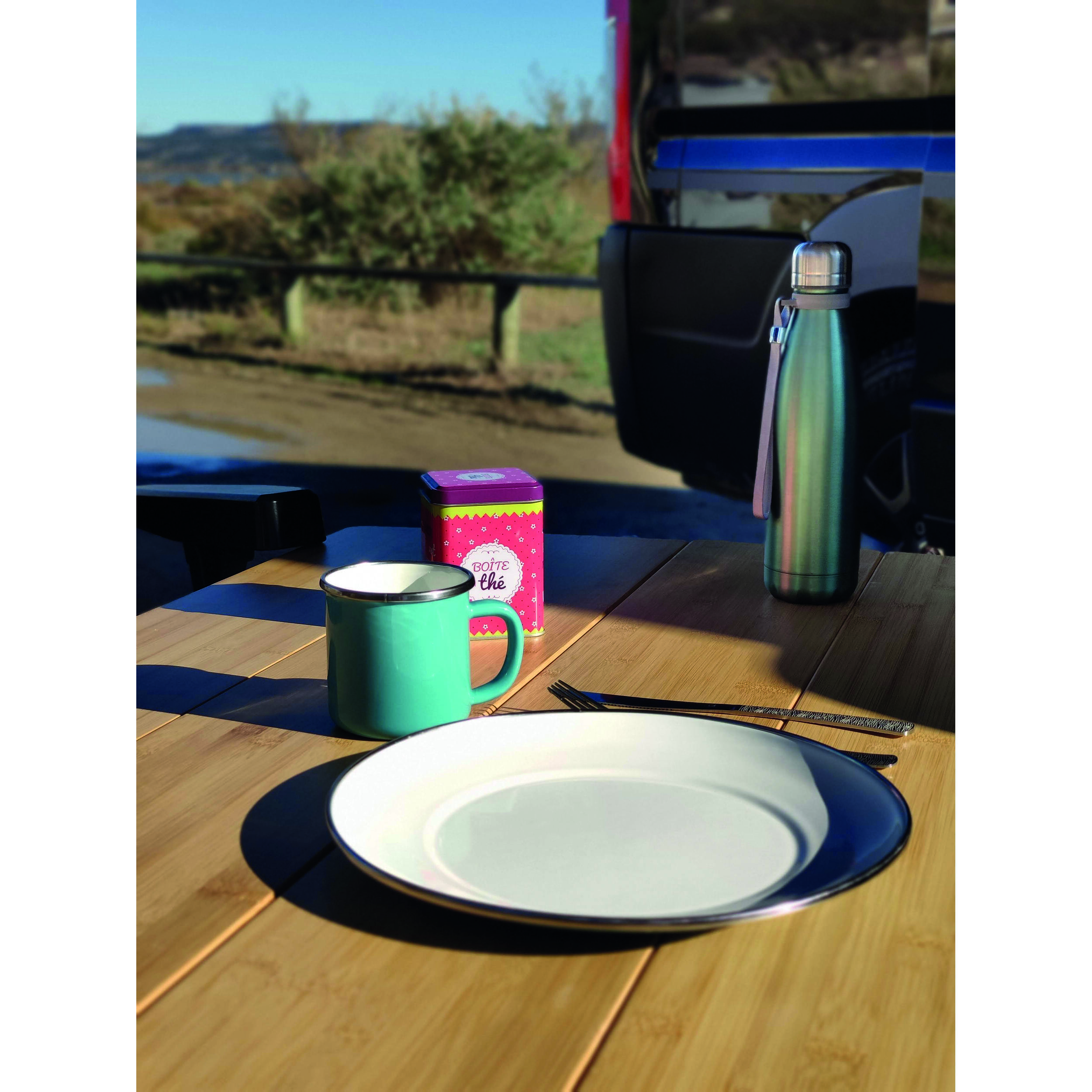 Lot de 4 assiettes en acier émaillé