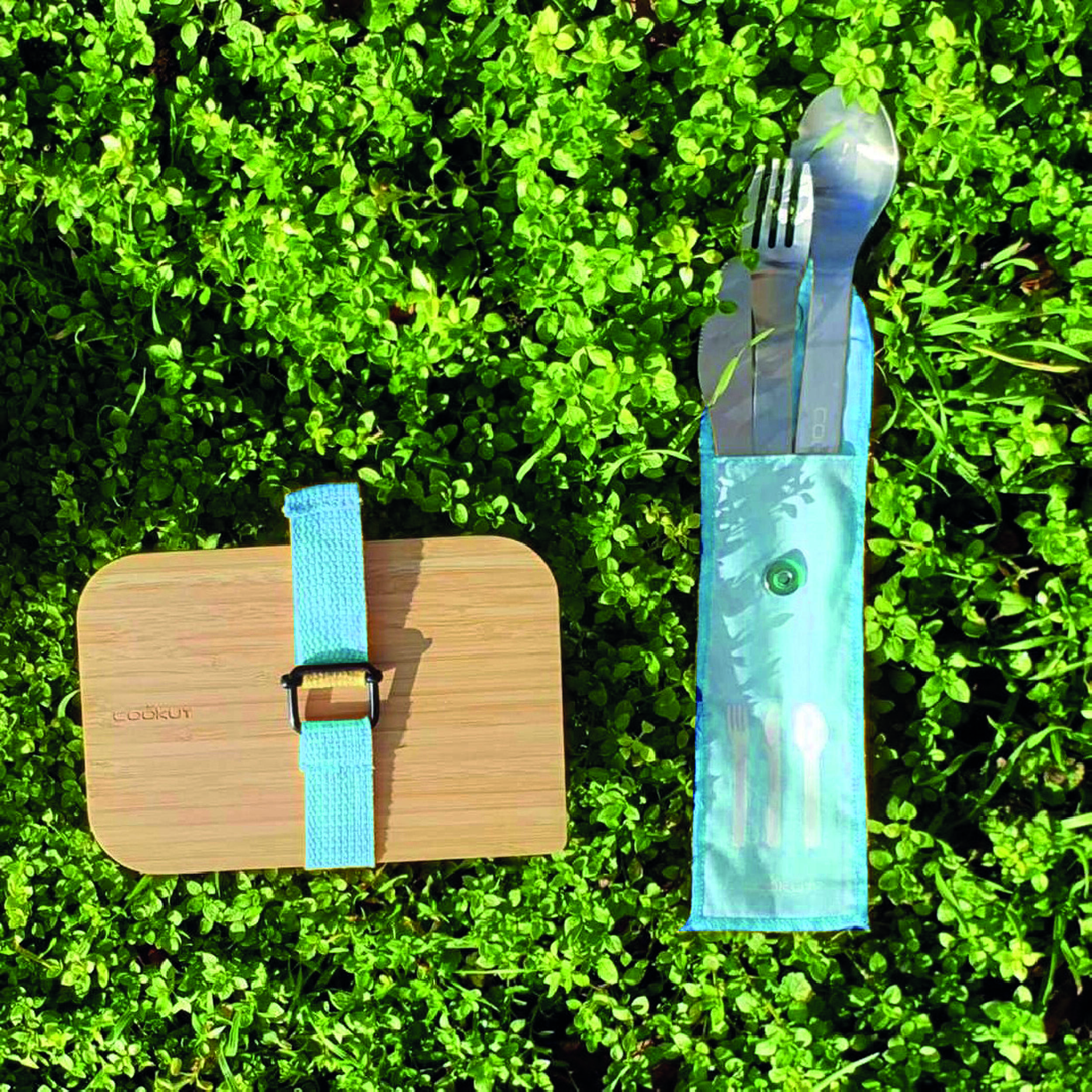 Set de couverts avec pochette : - Coloris : Bleu