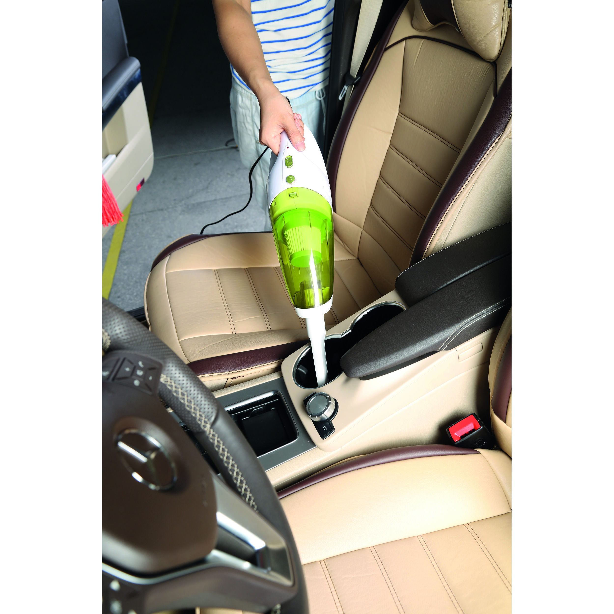 Aspirateur à main 12V