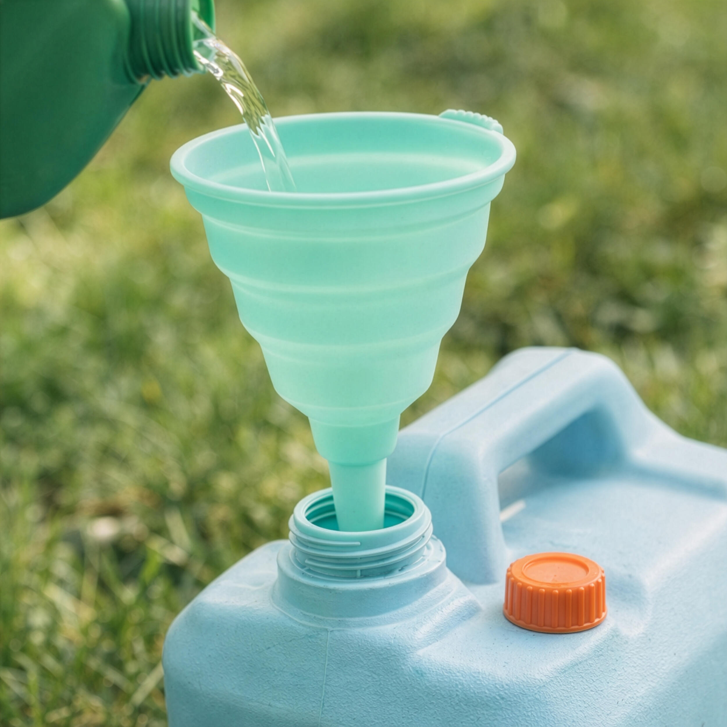 Entonnoir silicone rtractable - Incasa - Rf : RG-912341 - Cuisine -  Rfrigration pour camping-car, caravane, fourgon et van - Just4Camper