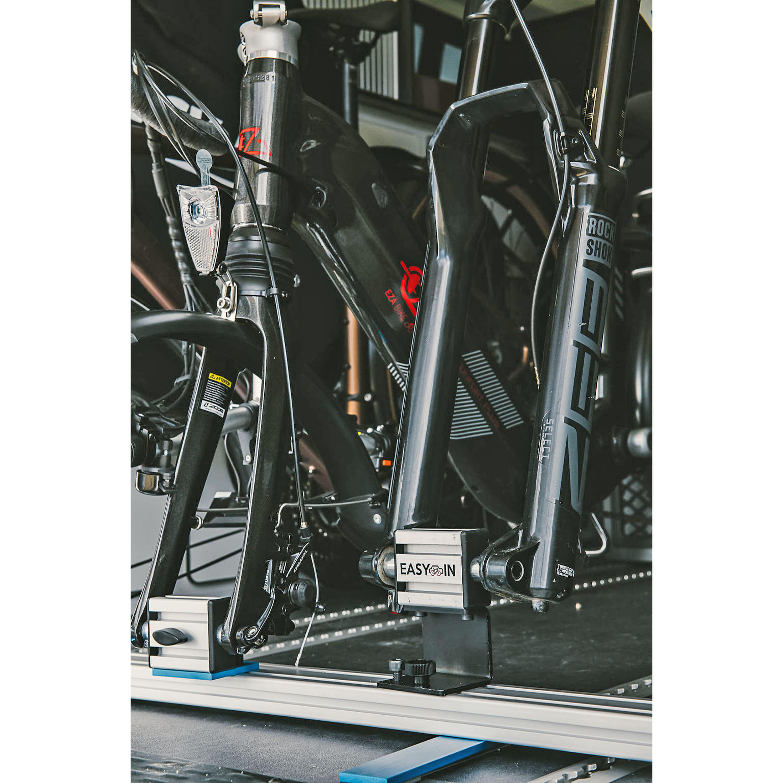 Porte-vélos intérieur coffre et soute : Pro