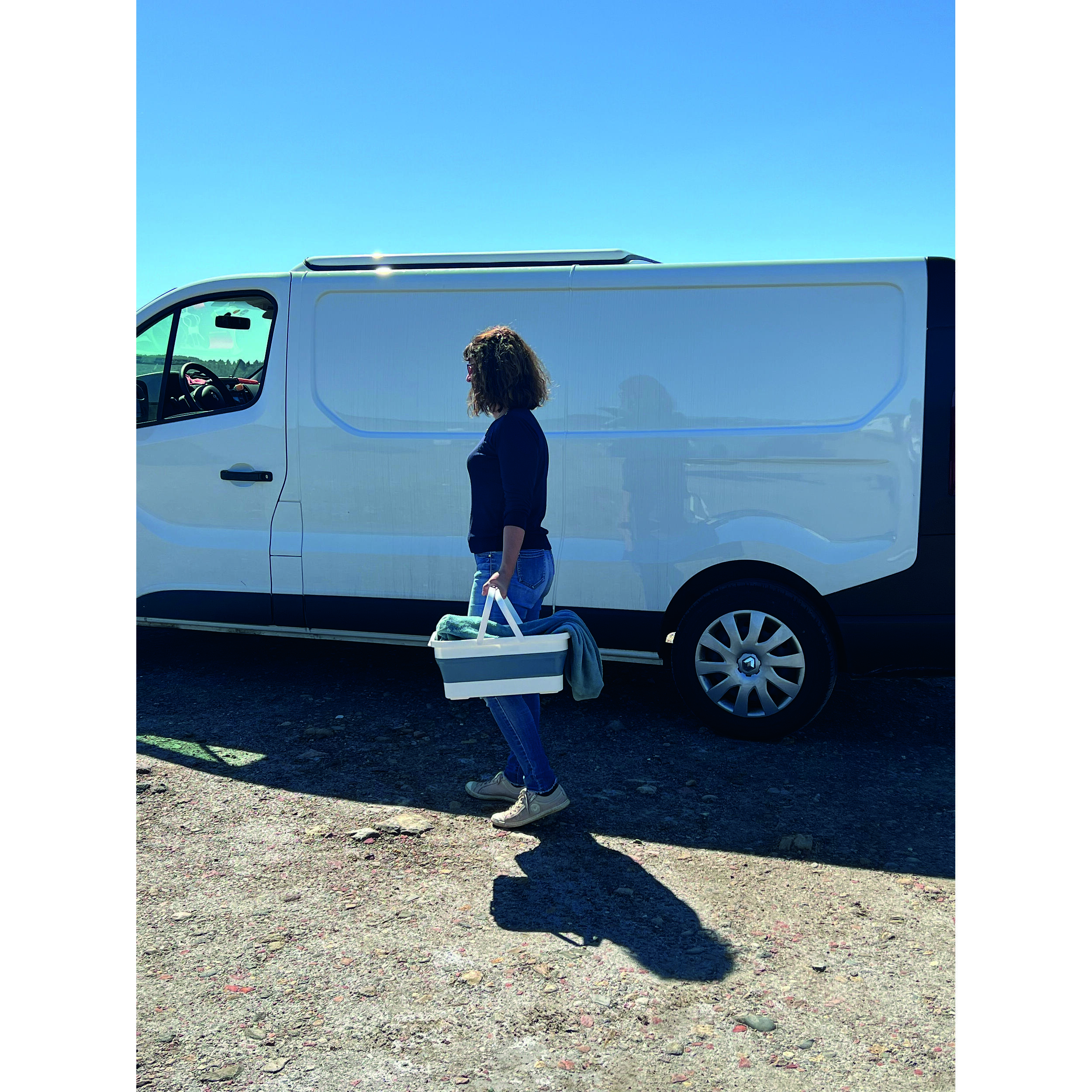 Bassine rétractable avec anses