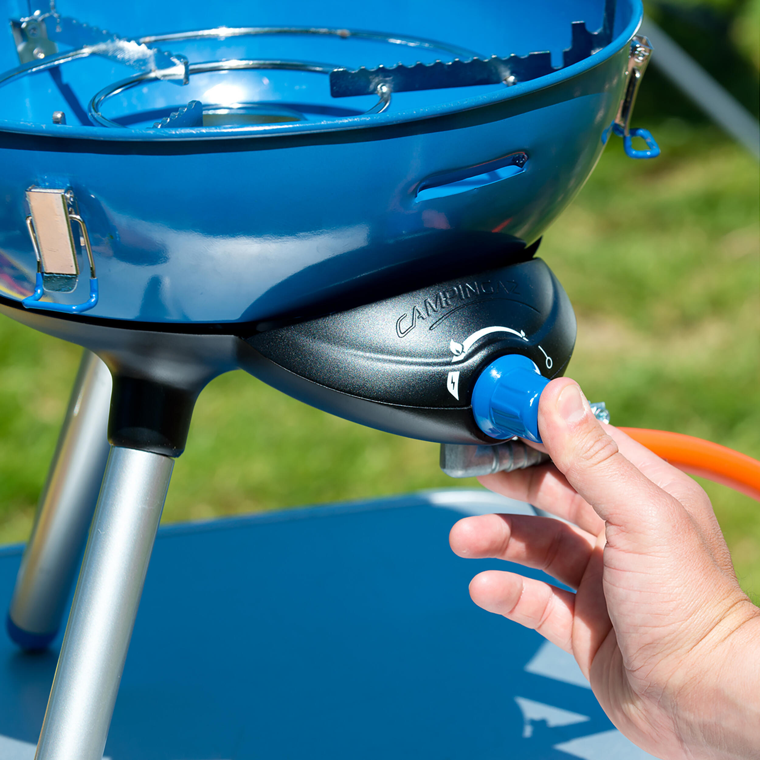 Barbecue à gaz Party Grill 400 : Modèle pour bouteille de gaz