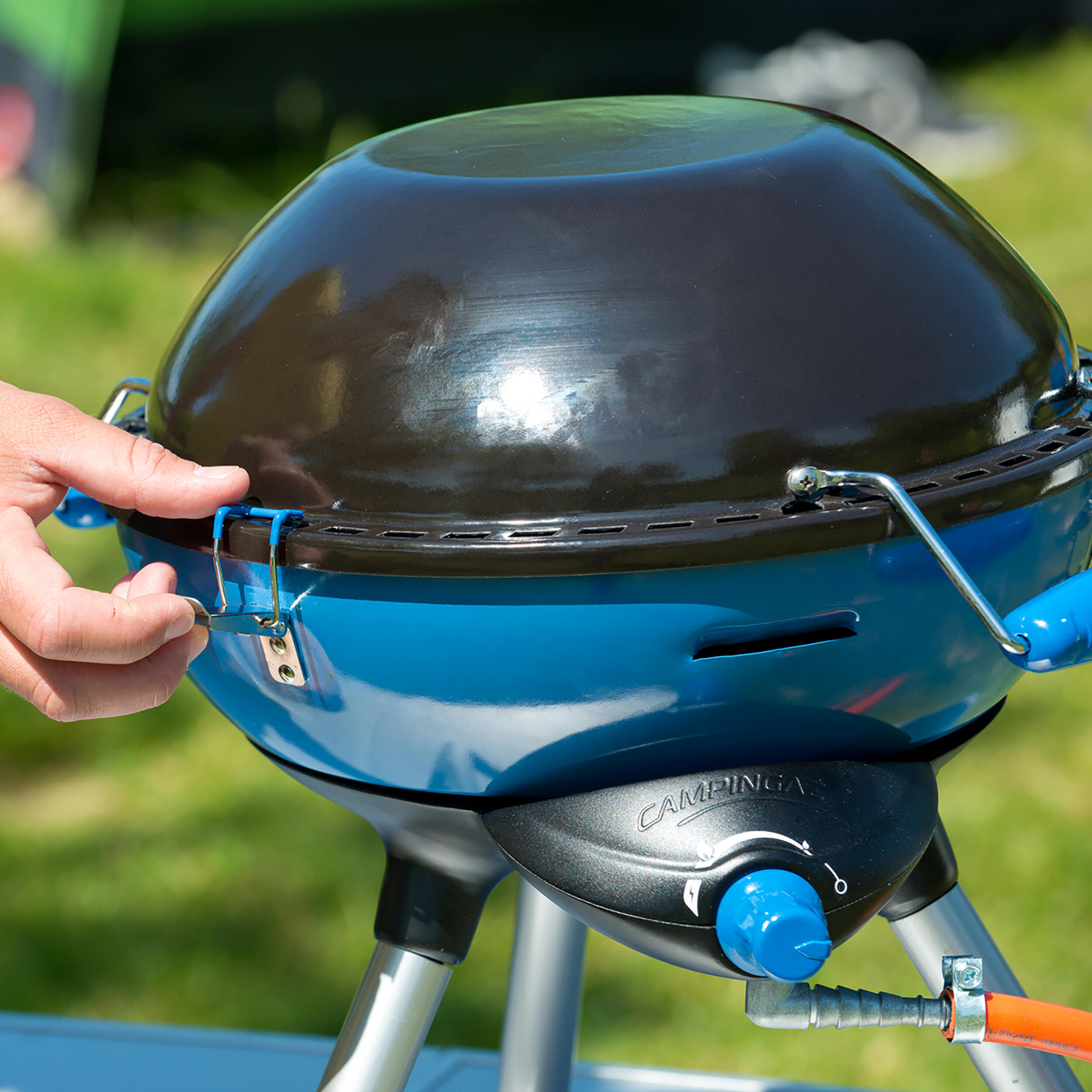 Barbecue à gaz Party Grill 400 : Modèle pour bouteille de gaz