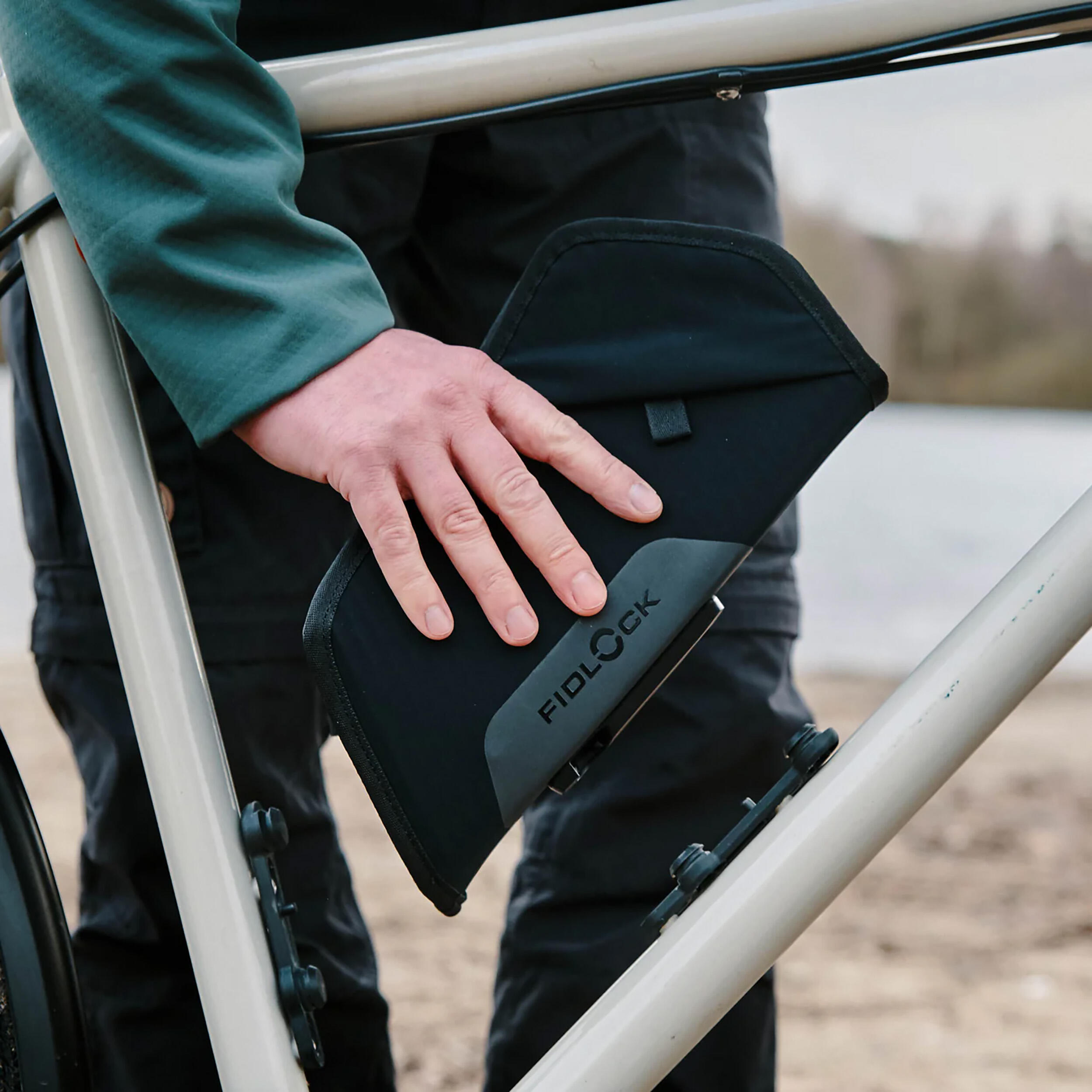 Sacoche magnétique pour vélo avec fixation Fidlock